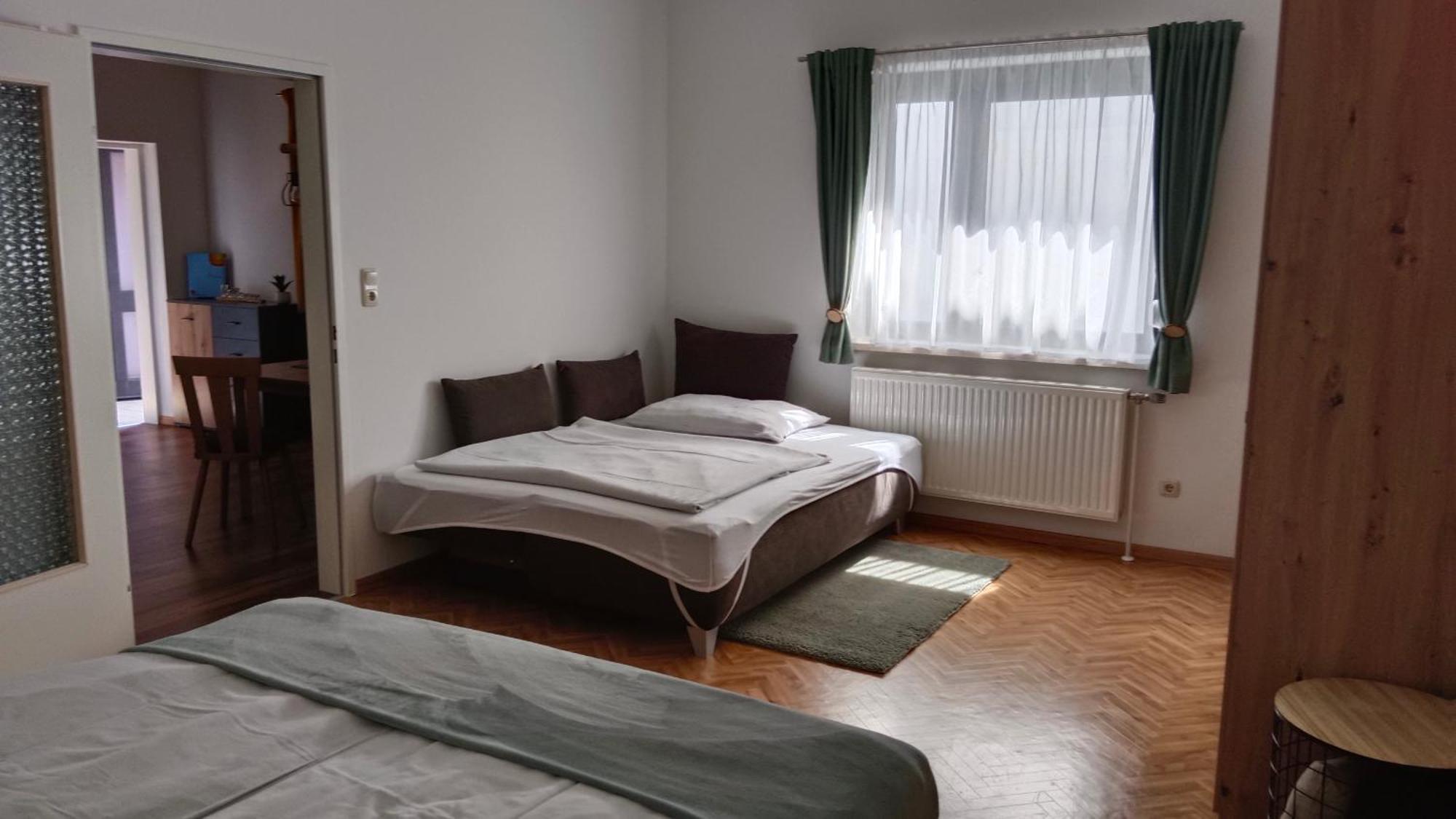 Appartment Weinbau Muellner Neusiedl am See Esterno foto